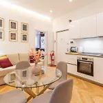 I-host Elegant Flat Near Bocconi & Center 아파트 *