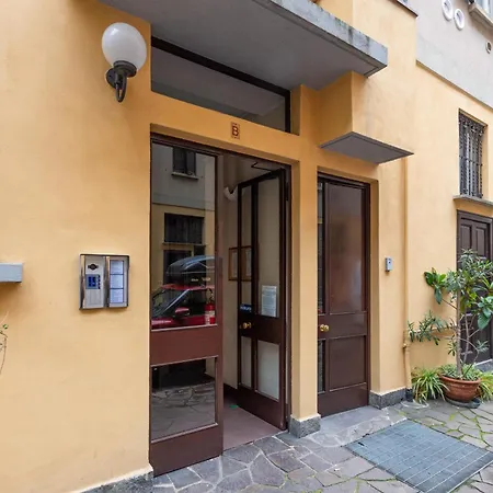 I-host Elegant Flat Near Bocconi & Center 밀라노