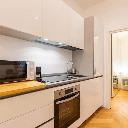 I-host Elegant Flat Near Bocconi & Center 아파트 *